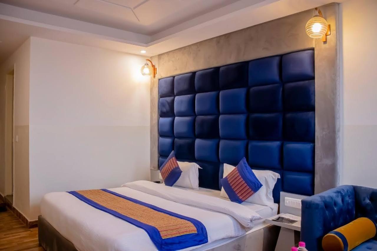 Airport Hotel 4*